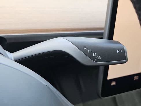 Used 2024 Tesla Model Y Long Range image 30