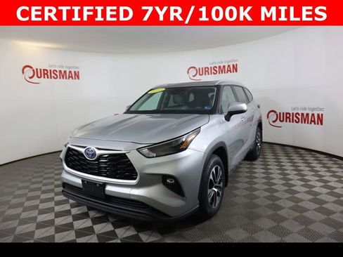 Used 2023 Toyota Highlander XLE image 3