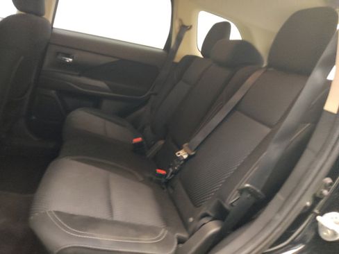Used 2020 Mitsubishi Outlander ES FWD image 18