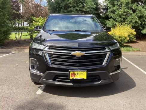 Used 2023 Chevrolet Traverse LS FWD image 17