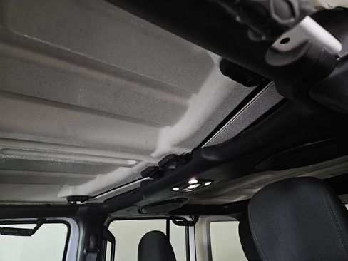 Used 2021 Jeep Wrangler Unlimited Rubicon w/ LED Lighting Group AWD/4WD image 25