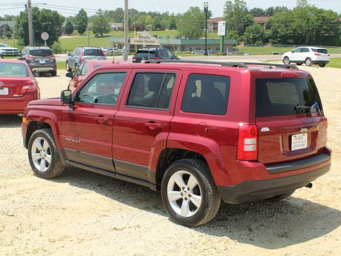 Used 2016 Jeep Patriot Latitude image 3