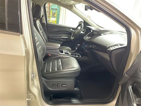 Used 2017 Ford Escape Titanium image 23