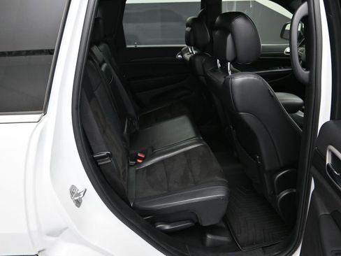 Used 2020 Jeep Grand Cherokee Laredo w/ Laredo X Package image 26