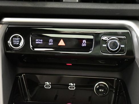 Used 2025 Audi Q5 Premium w/ Convenience Package AWD/4WD image 27