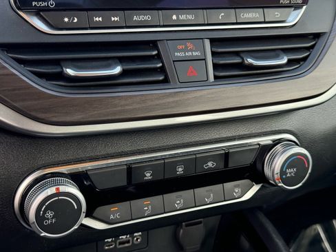 Used 2024 Nissan Altima 2.5 SV image 30