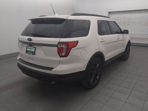 Used 2018 Ford Explorer XLT w/ Equipment Group 202A FWD image 9
