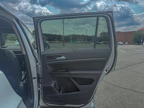 Used 2019 Volkswagen Atlas SE w/ Towing Package AWD/4WD image 11