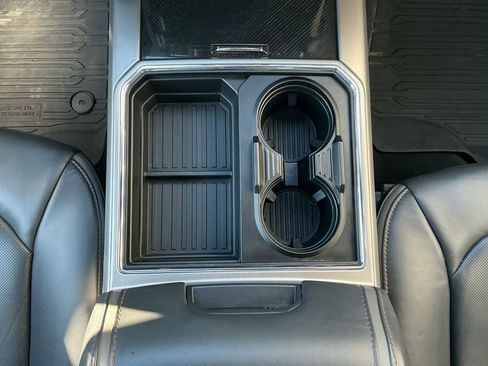 Used 2022 Ford F250 Platinum w/ FX4 Off-Road Package image 20