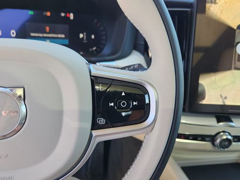 New 2026 Volvo XC60 B5 Ultra w/ Protection Package Premier image 17