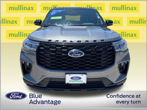 Certified 2025 Ford Explorer ST-Line w/ Premium Package RWD image 11