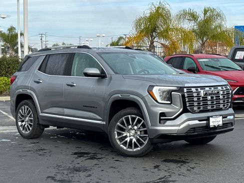 New 2026 GMC Terrain Denali w/ LPO, Black Badging Package image 2