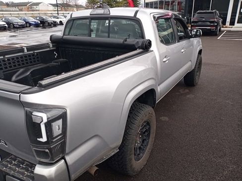 Used 2016 Toyota Tacoma SR w/ SR Convenience Package image 11