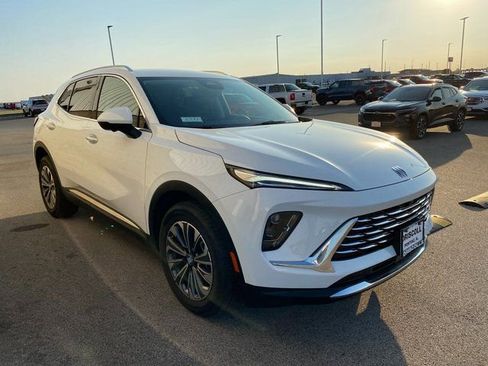 Used 2025 Buick Envision Preferred image 4