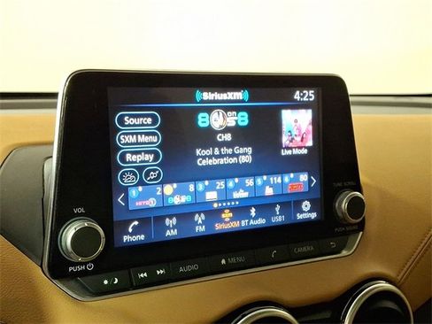 Used 2023 Nissan Sentra SV w/ SV Premium Package image 3