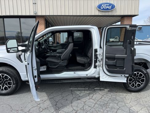 Used 2022 Ford F150 XLT w/ Equipment Group 302A High image 16