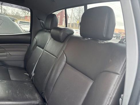 Used 2015 Toyota Tacoma 4x4 Double Cab w/ TRD Sport Package image 10