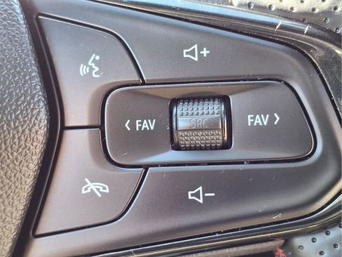 Used 2025 Chevrolet Trax RS w/ Driver Confidence Package image 21