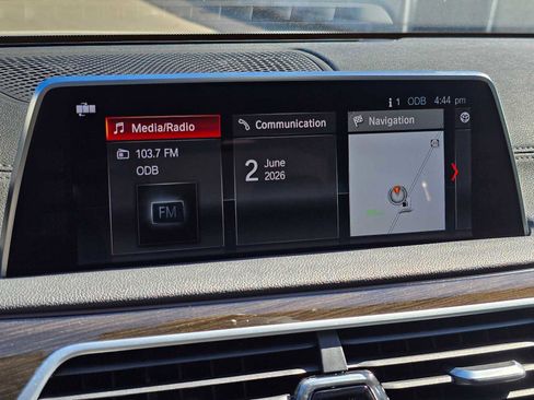 Used 2018 BMW 750i RWD image 27