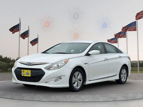 Used 2013 Hyundai Sonata Hybrid FWD image 2