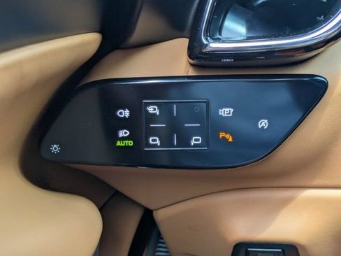 Used 2022 Ferrari Roma RWD image 25