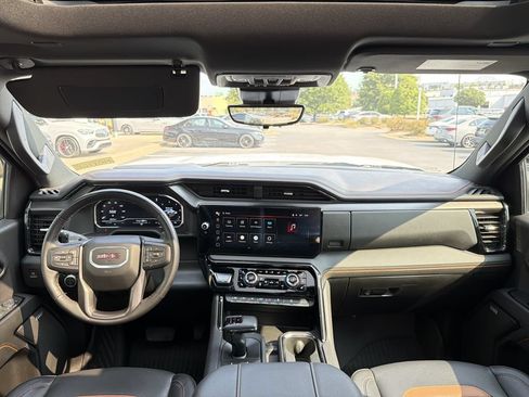 Used 2024 GMC Sierra 1500 AT4 w/ Technology Package AWD/4WD image 19