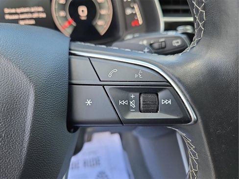 Used 2021 Audi Q8 Premium w/ Black Optic Package image 23