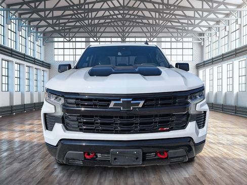 Used 2024 Chevrolet Silverado 1500 LT Trail Boss w/ Convenience Package II AWD/4WD image 9