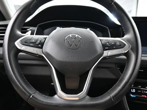 Used 2025 Volkswagen Jetta SE FWD image 25