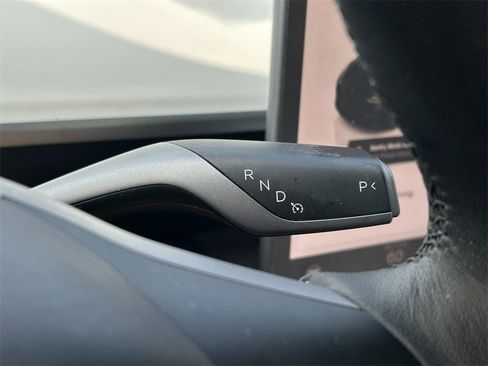 Used 2023 Tesla Model 3 Standard Range image 24