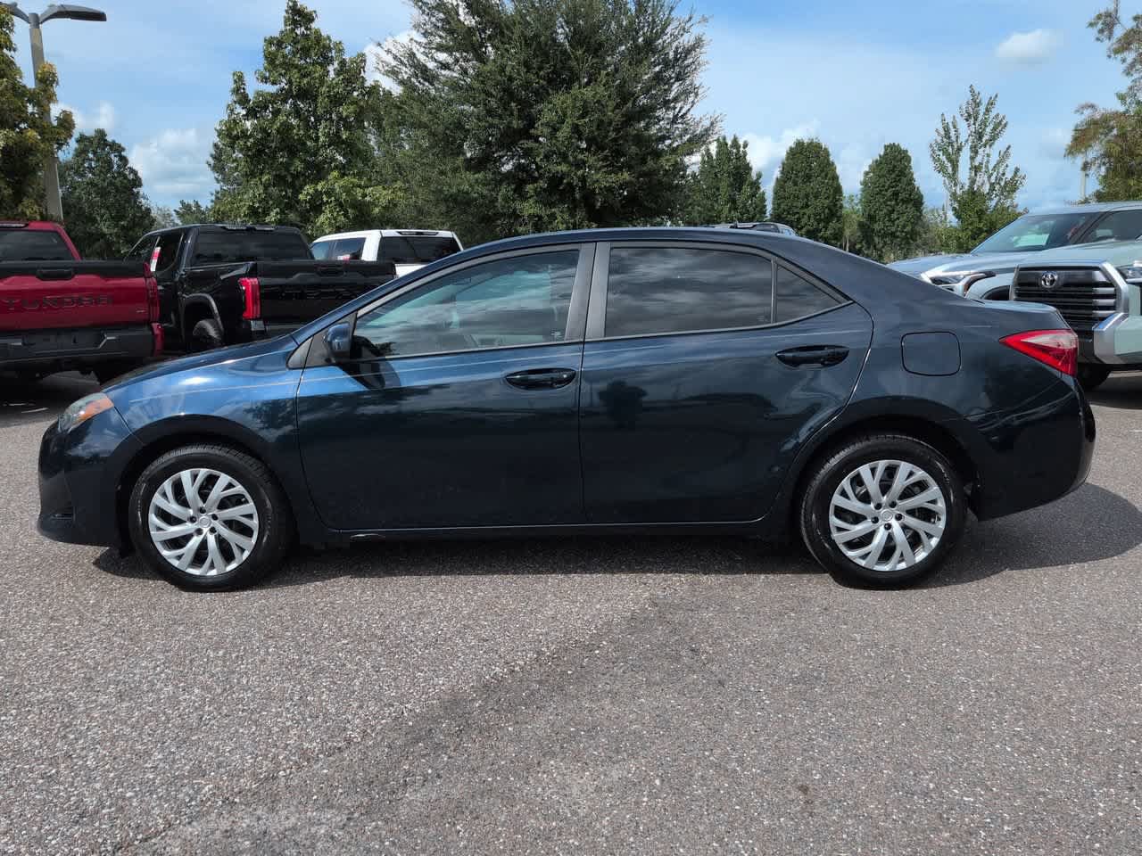 Used 2017 Toyota Corolla LE FWD image 3