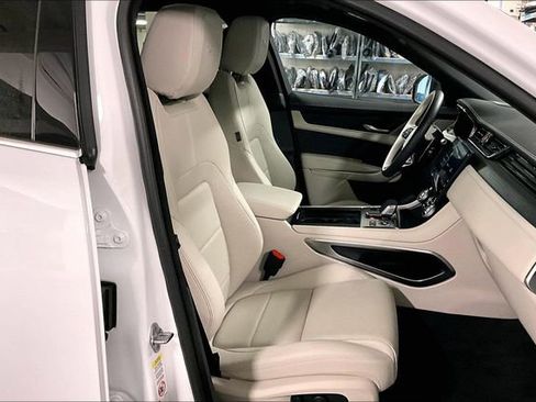 Certified 2025 Jaguar F-PACE R-Dynamic S image 6