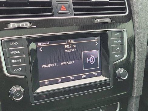 Used 2015 Volkswagen GTI SE image 25