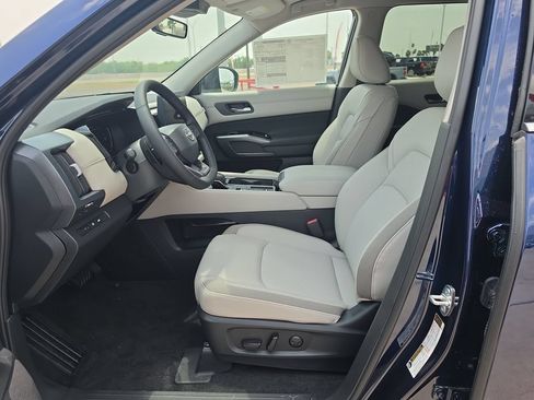 New 2026 Nissan Pathfinder SL FWD image 24