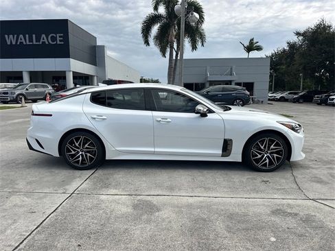 Certified 2023 Kia Stinger GT-Line image 5