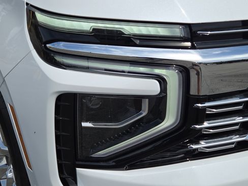 New 2026 Chevrolet Suburban Premier w/ Sun And Tow Package AWD/4WD image 11