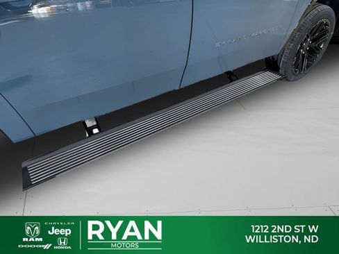 New 2026 Jeep Grand Wagoneer L Limited AWD/4WD image 11