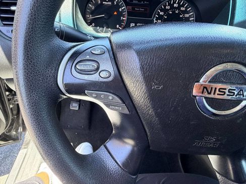 Used 2015 Nissan Pathfinder S AWD/4WD image 16