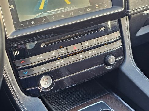 Used 2018 Jaguar F-PACE S image 38