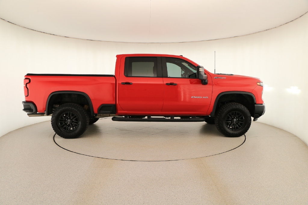 Used 2025 Chevrolet Silverado 2500 ZR2 AWD/4WD image 8