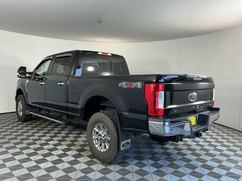 Used 2017 Ford F350 XLT w/ XLT Premium Package AWD/4WD image 6