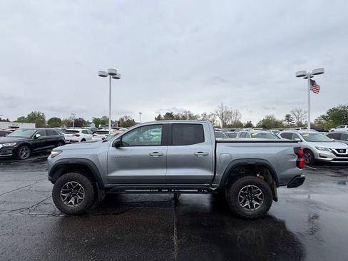 Used 2024 Chevrolet Colorado ZR2 w/ ZR2 Convenience Package III AWD/4WD image 9