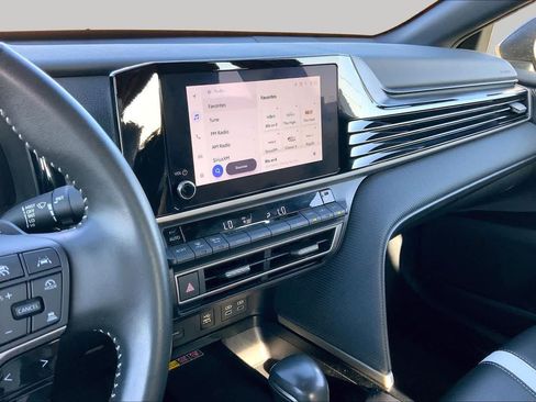 Used 2025 Toyota Camry SE FWD image 7
