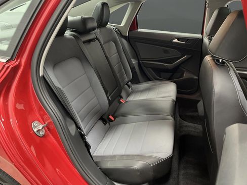 Used 2025 Volkswagen Jetta SE image 30