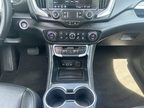 Used 2024 GMC Terrain SLT AWD/4WD image 15