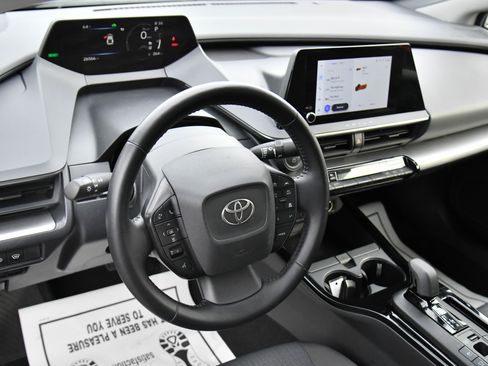 Used 2024 Toyota Prius LE image 14