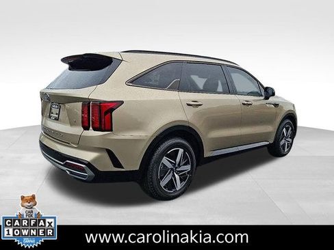 Used 2021 Kia Sorento S image 6