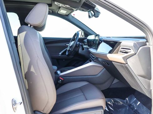 Used 2025 Audi Q5 Premium w/ Convenience Package image 21