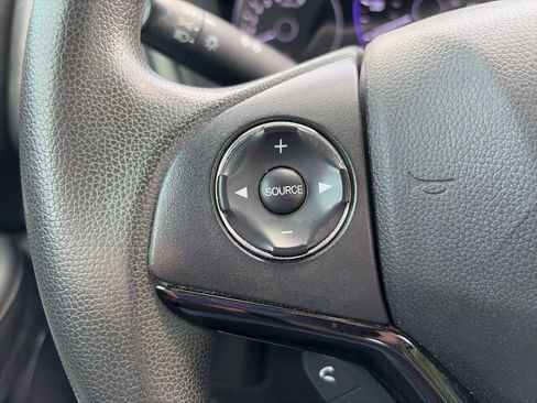 Used 2022 Honda HR-V LX image 19