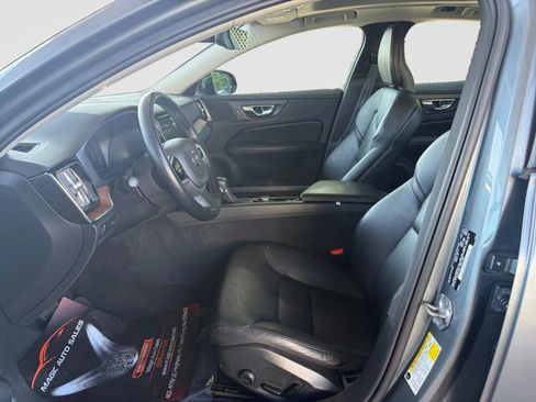 Used 2021 Volvo S60 T5 Momentum w/ Premium Package FWD image 12